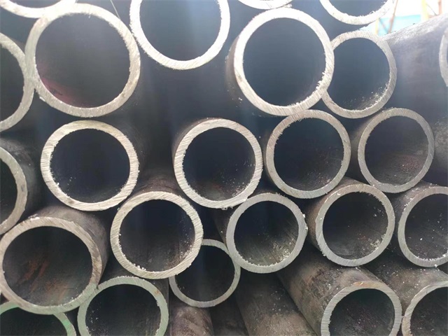 孝感10#结构用无缝钢管